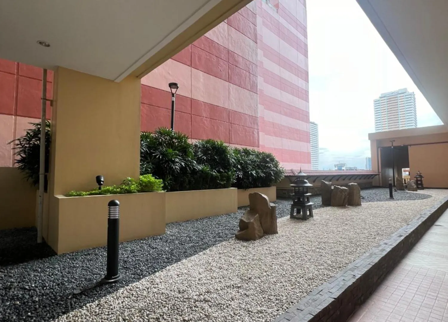 Condo In Front Of Us Embassy Studio Unit With 2 Double Beds Manila Philippines